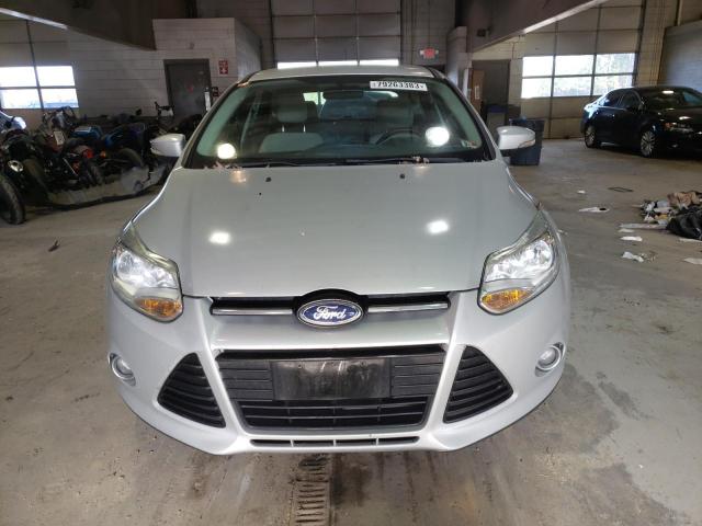 1FAHP3M24CL124843 - 2012 FORD FOCUS SEL GRAY photo 5