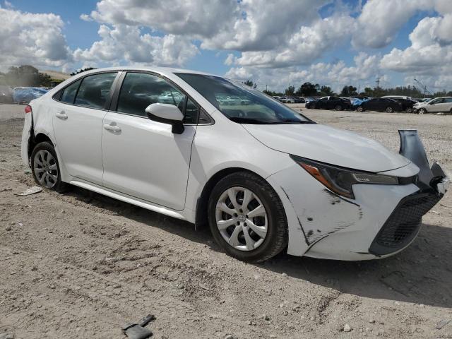 5YFEPMAE0MP230135 - 2021 TOYOTA COROLLA LE WHITE photo 4