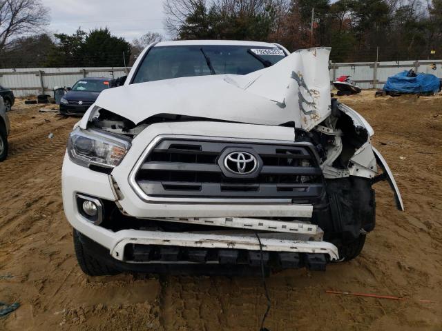 5TFGZ5AN5HX060385 - 2017 TOYOTA TACOMA DOUBLE CAB WHITE photo 5