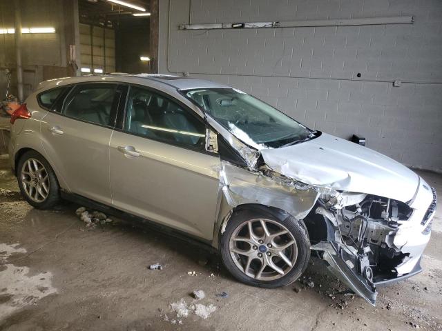 1FADP3K24FL308539 - 2015 FORD FOCUS SE SILVER photo 4