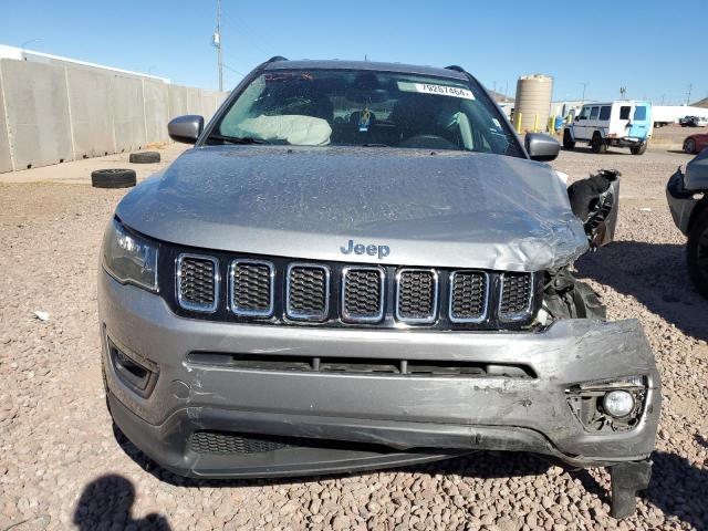 3C4NJCBB4JT125171 - 2018 JEEP COMPASS LATITUDE GRAY photo 5