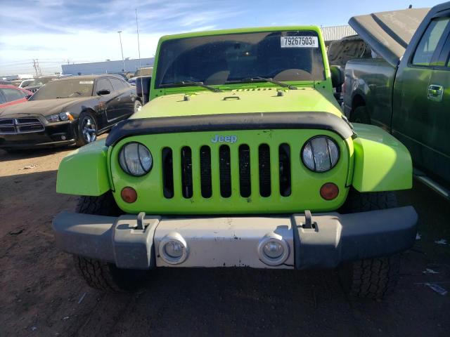 1C4BJWEG5CL221997 - 2012 JEEP WRANGLER U SAHARA GREEN photo 5