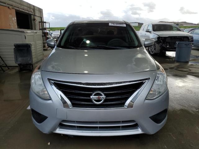 3N1CN7AP9JK402499 - 2018 NISSAN VERSA S SILVER photo 5