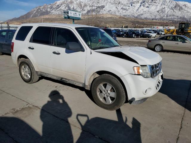 1FMCU0C73AKD33577 - 2010 FORD ESCAPE XLS WHITE photo 4