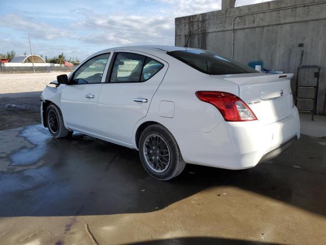 3N1CN7AP8JL829344 - 2018 NISSAN VERSA S WHITE photo 2