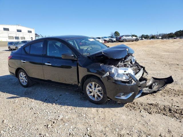 3N1CN7AP6JL844991 - 2018 NISSAN VERSA S BLACK photo 4