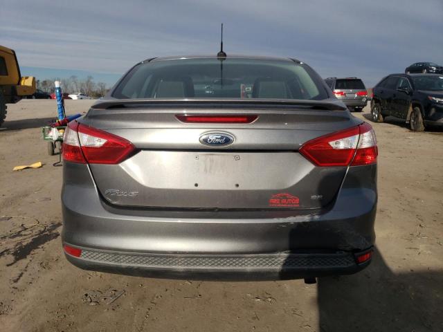 1FAHP3F2XCL306785 - 2012 FORD FOCUS SE GRAY photo 6