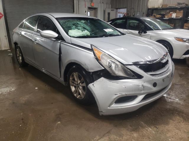 5NPEB4AC1CH444995 - 2012 HYUNDAI SONATA GLS SILVER photo 4