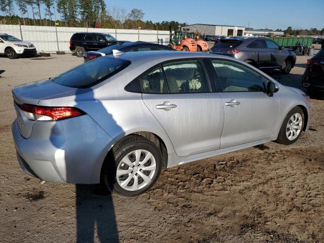 JTDEPMAEXN3016828 - 2022 TOYOTA COROLLA LE SILVER photo 3