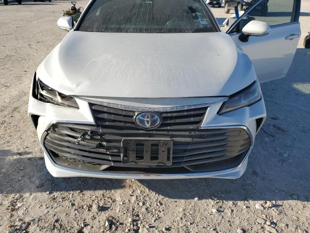 4T1B21FBXKU007224 - 2019 TOYOTA AVALON XLE WHITE photo 11