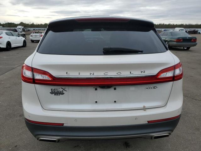 2LMTJ8LR3GBL36902 - 2016 LINCOLN MKX RESERVE WHITE photo 6