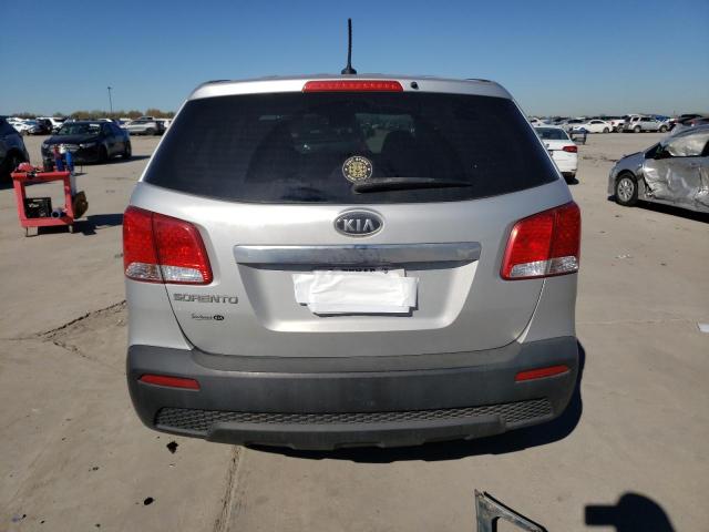 5XYKT3A1XCG273115 - 2012 KIA SORENTO BASE SILVER photo 6