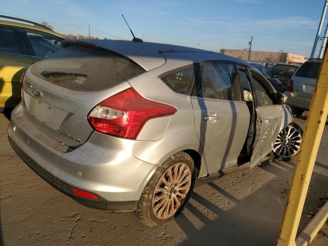 1FAHP3N21CL101406 - 2012 FORD FOCUS TITANIUM SILVER photo 3