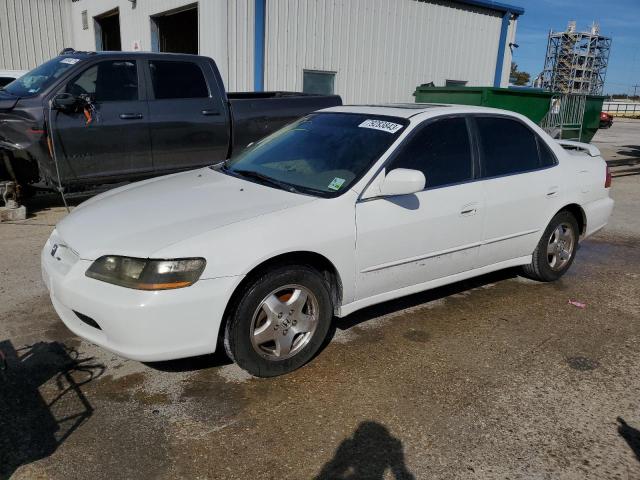 1HGCG1656YA013943 - 2000 HONDA ACCORD EX WHITE photo 1