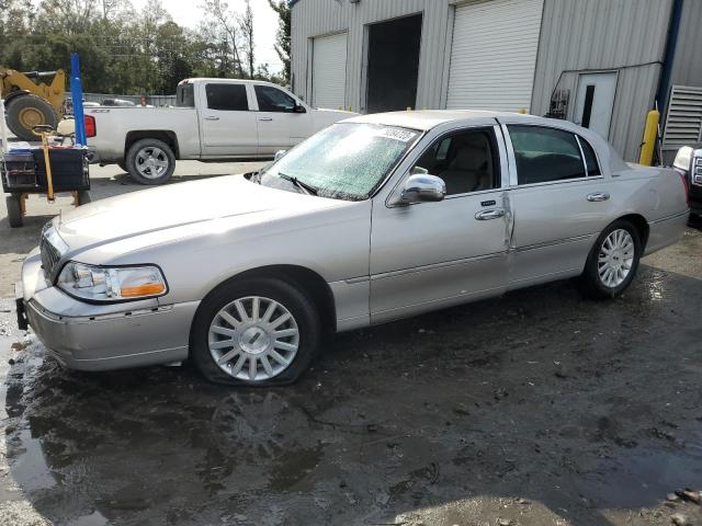 1LNHM81W43Y604306 - 2003 LINCOLN TOWN CAR EXECUTIVE SILVER photo 1