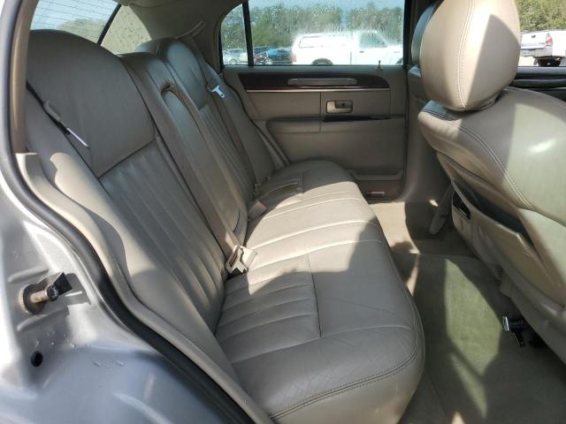1LNHM81W43Y604306 - 2003 LINCOLN TOWN CAR EXECUTIVE SILVER photo 10