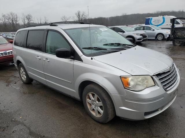 2A4RR2D18AR330935 - 2010 CHRYSLER TOWN AND C LX SILVER photo 4