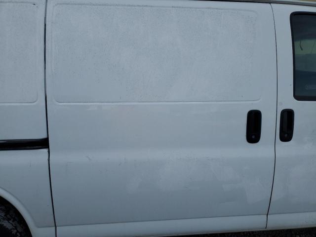 1GTW7FCA3C1184829 - 2012 GMC SAVANA G2500 WHITE photo 11