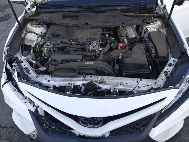 4T1G11AK7LU925336 - 2020 TOYOTA CAMRY SE WHITE photo 11