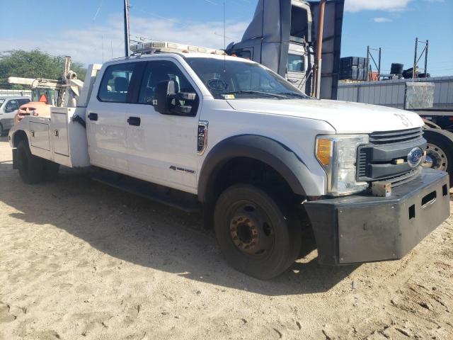 1FD0W4GT7HEC99907 - 2017 FORD F450 SUPER DUTY WHITE photo 4