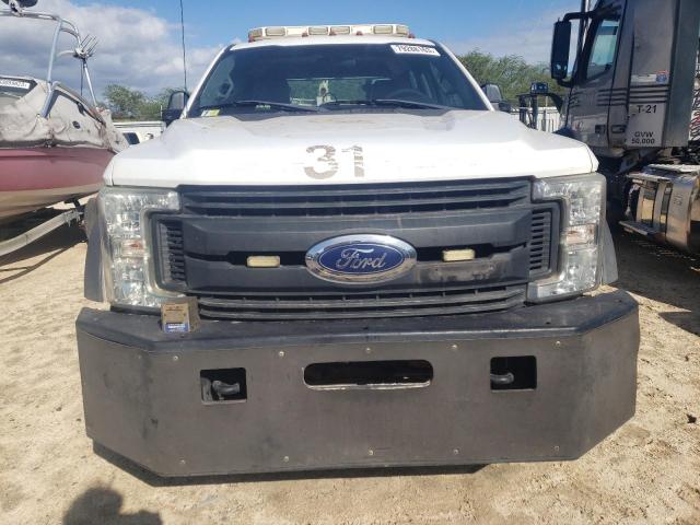 1FD0W4GT7HEC99907 - 2017 FORD F450 SUPER DUTY WHITE photo 5