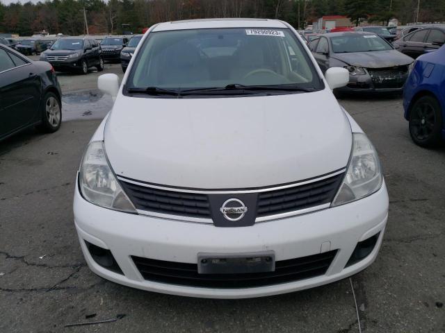 3N1BC13E79L379062 - 2009 NISSAN VERSA S WHITE photo 5