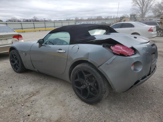 1G2MB33B56Y105562 - 2006 PONTIAC SOLSTICE GRAY photo 2