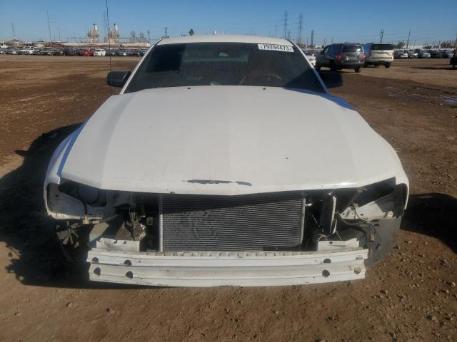 1ZVFT80N565240133 - 2006 FORD MUSTANG WHITE photo 5