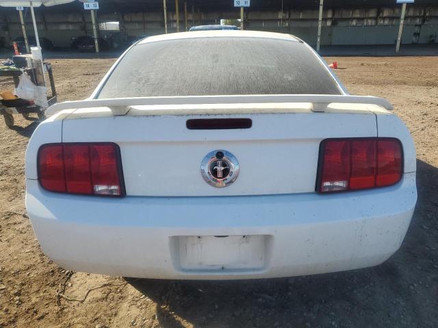 1ZVFT80N565240133 - 2006 FORD MUSTANG WHITE photo 6