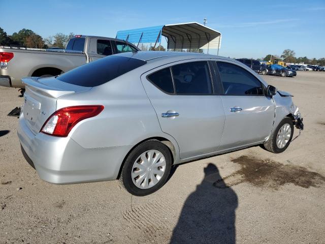 3N1CN7AP3JK393721 - 2018 NISSAN VERSA S SILVER photo 3