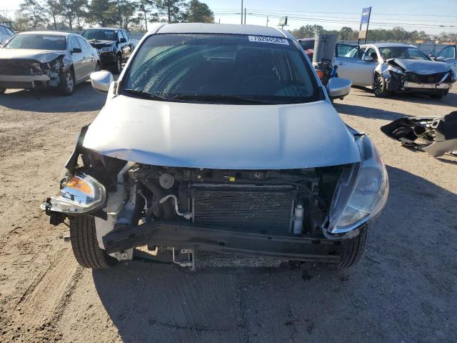 3N1CN7AP3JK393721 - 2018 NISSAN VERSA S SILVER photo 5