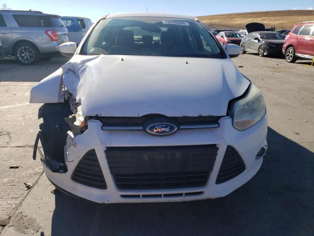 1FAHP3K21CL411012 - 2012 FORD FOCUS SE WHITE photo 5