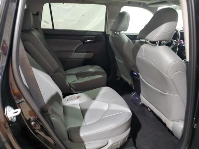 5TDGZRAH6NS121486 - 2022 TOYOTA HIGHLANDER XLE BLACK photo 11