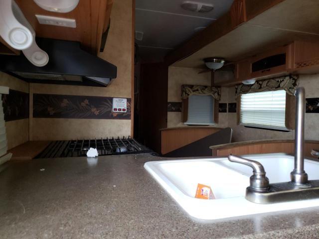 4YDT31B269L601463 - 2009 LARE CAMPER WHITE photo 6