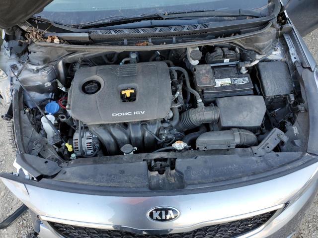 3KPFL4A77JE186830 - 2018 KIA FORTE LX GRAY photo 11