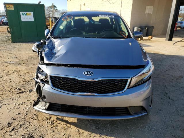 3KPFL4A77JE186830 - 2018 KIA FORTE LX GRAY photo 5