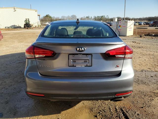 3KPFL4A77JE186830 - 2018 KIA FORTE LX GRAY photo 6