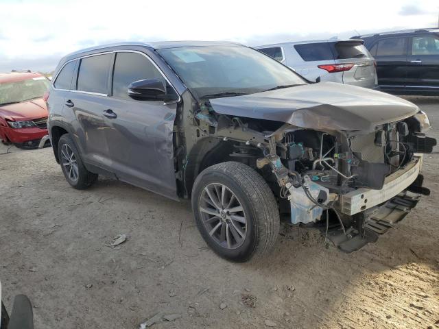 5TDJZRFH9KS708324 - 2019 TOYOTA HIGHLANDER SE GRAY photo 4