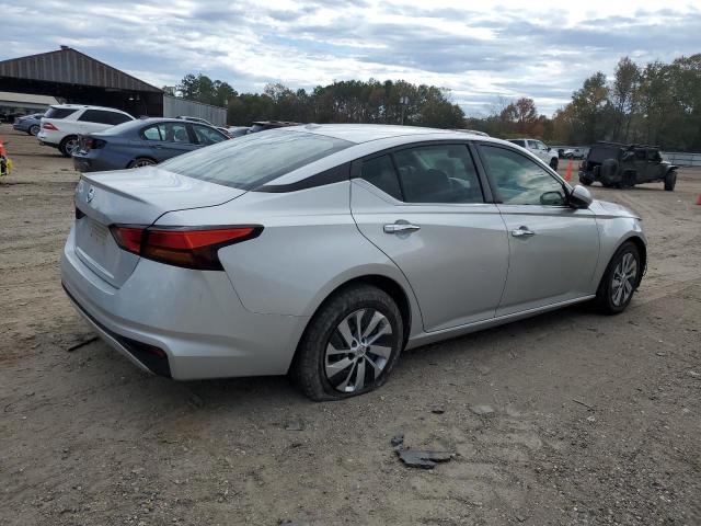 1N4BL4BV3KC211619 - 2019 NISSAN ALTIMA S SILVER photo 3