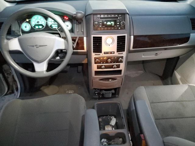 2A4RR5D16AR197965 - 2010 CHRYSLER TOWN & COU TOURING WHITE photo 8