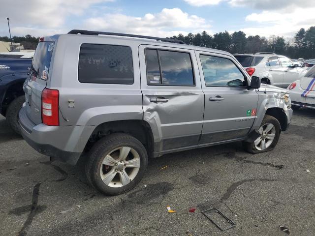 1C4NJRFB6GD674205 - 2016 JEEP PATRIOT LATITUDE SILVER photo 3