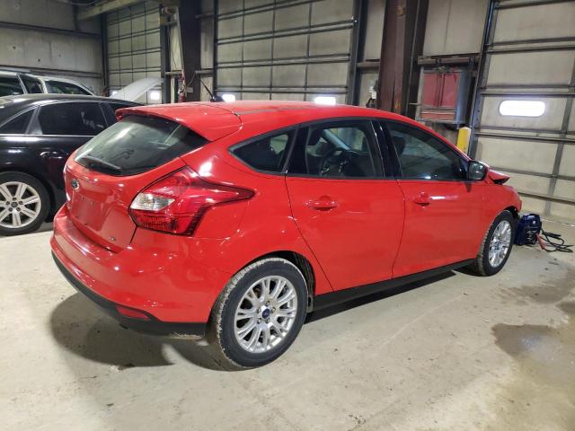 1FAHP3K26CL280286 - 2012 FORD FOCUS SE RED photo 3