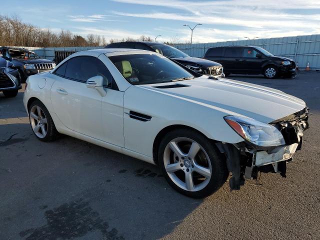 WDDPK4HA8CF035924 - 2012 MERCEDES-BENZ SLK 250 WHITE photo 4