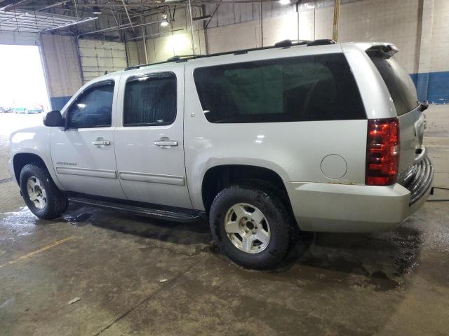 1GNSKJE33BR237308 - 2011 CHEVROLET SUBURBAN K1500 LT SILVER photo 2