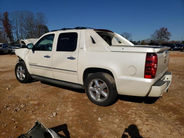 3GNMCGE00CG108040 - 2012 CHEVROLET AVALANCHE LTZ WHITE photo 2