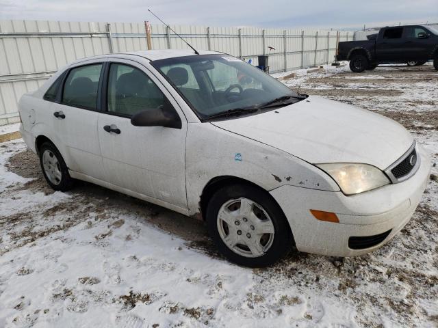 1FAFP34N47W354209 - 2007 FORD FOCUS ZX4 WHITE photo 4