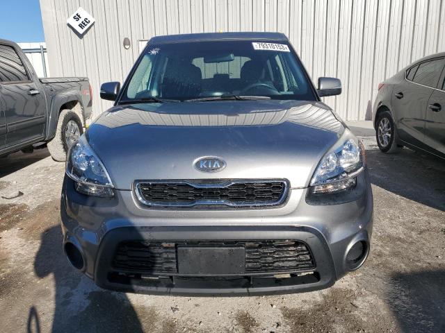 KNDJT2A68C7410082 - 2012 KIA SOUL + GRAY photo 5