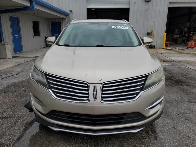 5LMCJ3C91HUL70330 - 2017 LINCOLN MKC RESERVE ოქროსფერი ფოტო 5