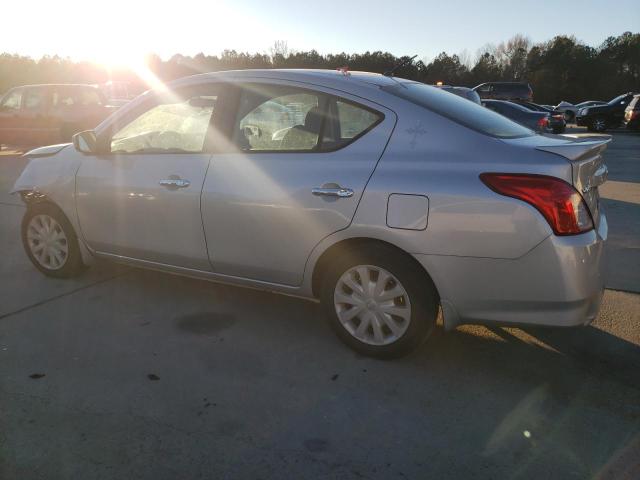 3N1CN7AP3FL883903 - 2015 NISSAN VERSA S SILVER photo 2