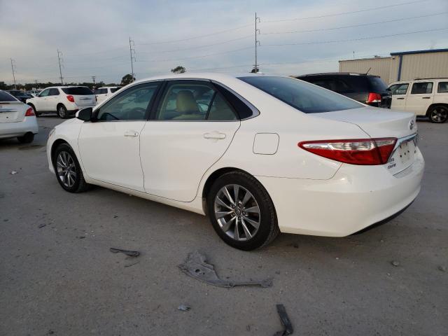 4T1BF1FK1HU349058 - 2017 TOYOTA CAMRY LE WHITE photo 2